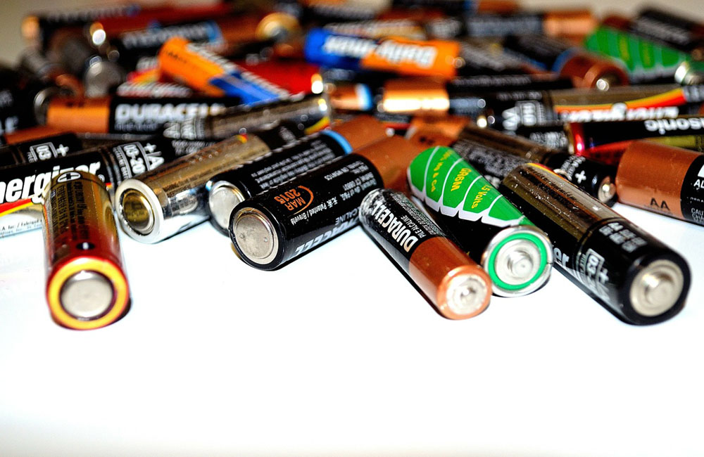 Can You Use Regular Batteries In A Vape Mod?